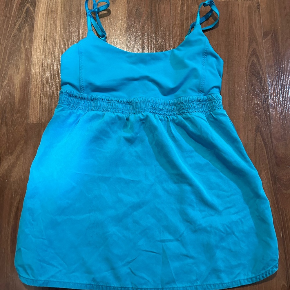 Lululemon size 6 top